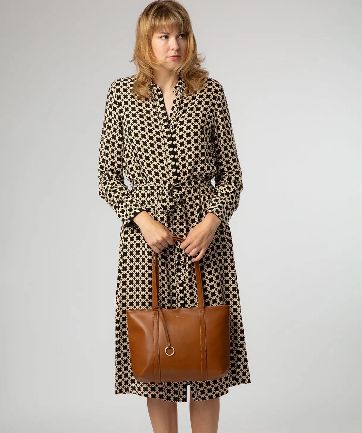 Ausha' Dark Tan Leather Tote Bag