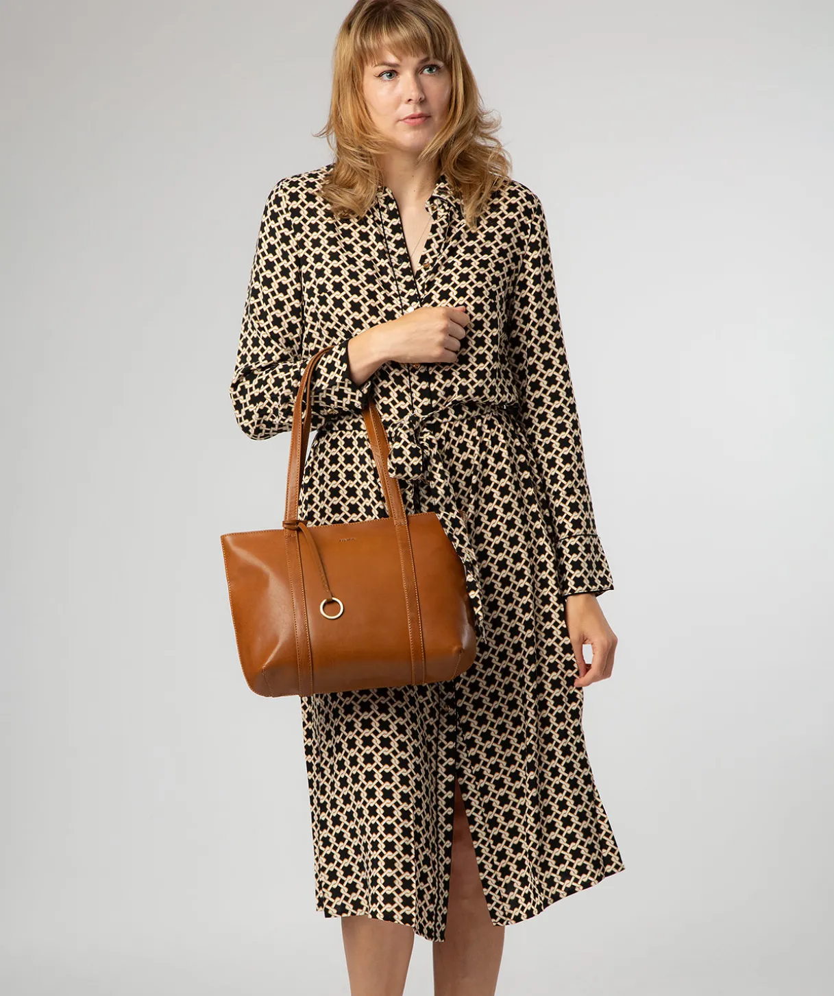 Ausha' Dark Tan Leather Tote Bag