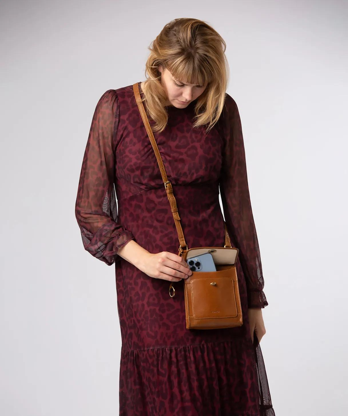 Coraline' Dark Tan Leather Cross Body Bag