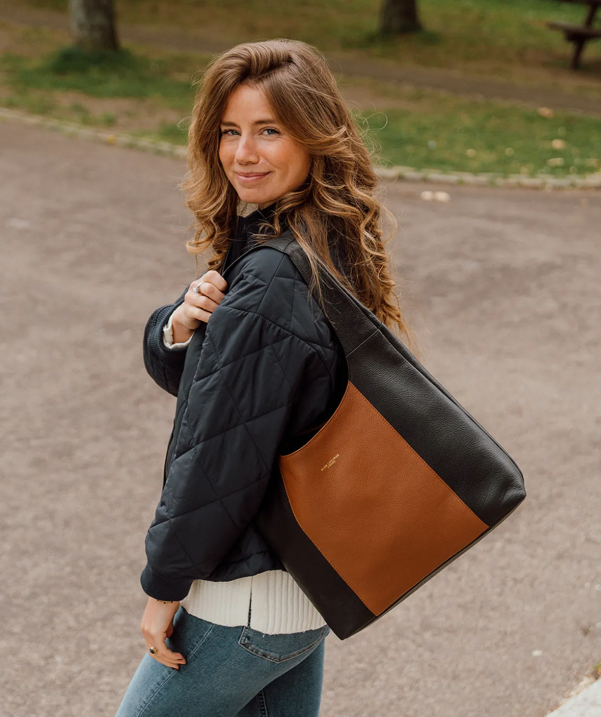 Nina' Black & Tan Leather Shoulder Bag