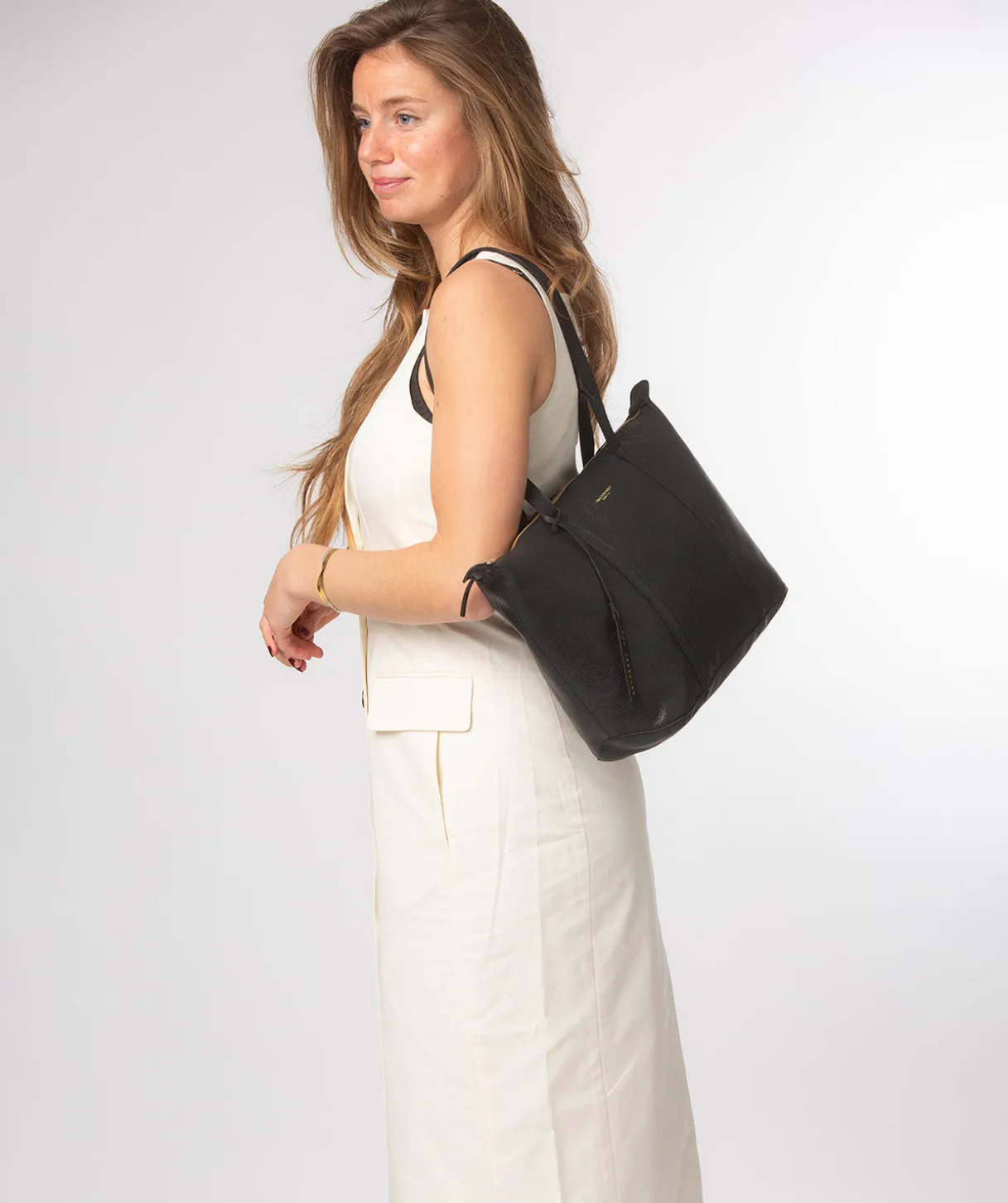 Niva' Black Leather Tote Bag