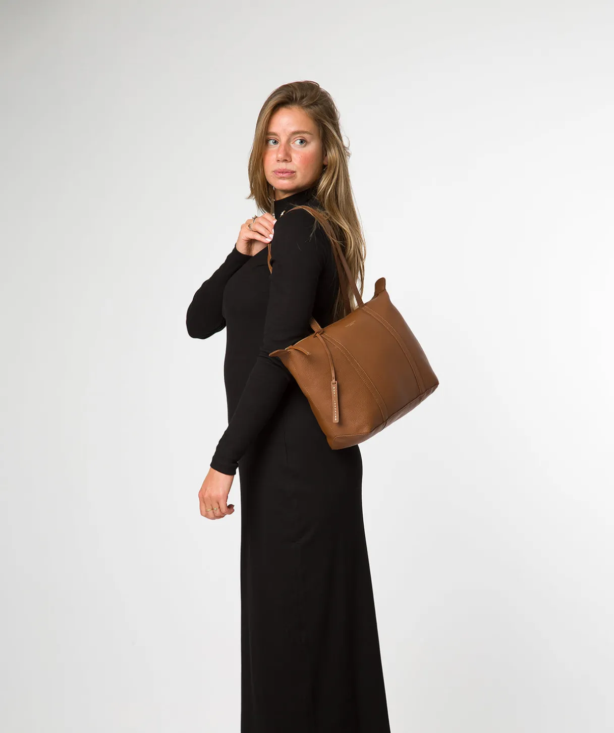 Niva' Rich Tan Leather Tote Bag