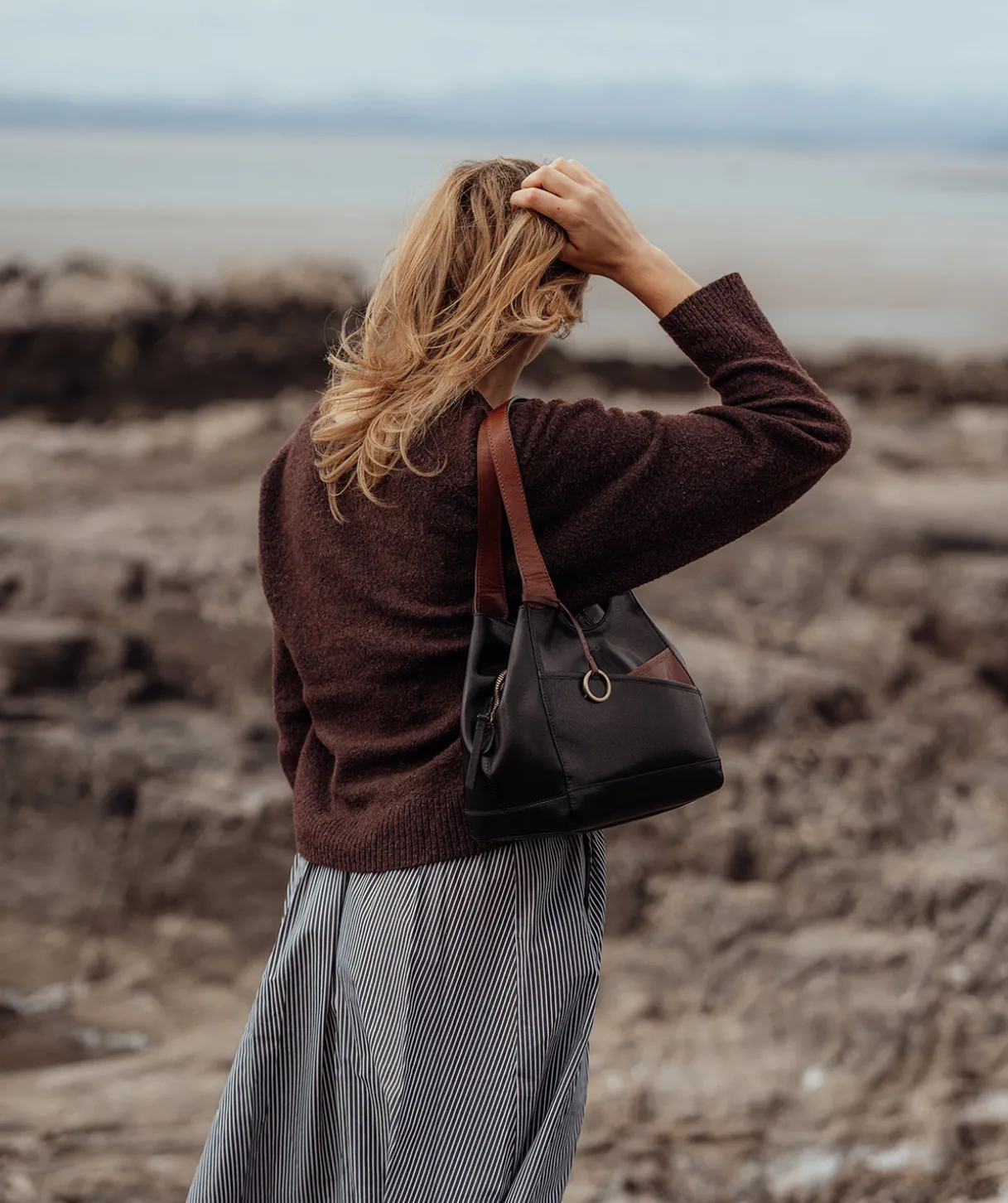 Vesper' Black & Conker Brown Leather Handbag